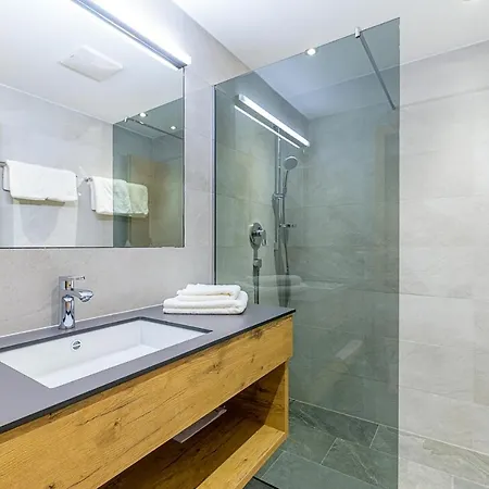 Residenz Schiestl 公寓式酒店 4*